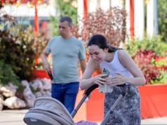 Rodzicielskie red flagi. Te style wychowania budzą niepokój pedagogów. "Niestabilne przywiązanie"