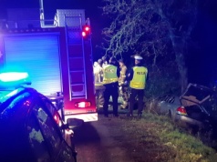 Koszmarna noc na DK16! Mercedes staranował busa pełnego pasażerów