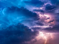 Burze nad Sądecczyzną. Synoptycy ostrzegają przed ulewami i podtopieniami