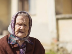 Kto odziedziczył, ten ma skarb. Ludzie zaczęli polować na domki z PRL