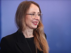 3510,92 zł na rękę dla pracowników. Przelewy wpływają na konta