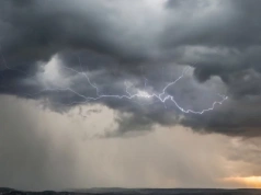 Poniedziałek w Polsce pod znakiem burz. Najgroźniej w dwóch powiatach