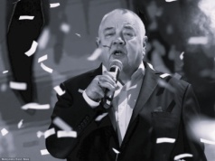 To wakacje w Mielnie czy pogrzeb... W takim stroju pożegnał Soykę. Aż szczęka opada