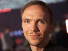 Jan Komasa o swoim nowym filmie "Dobry chłopiec": "Czuję się jak turysta z plecakiem"