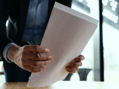 AMS z Grupy Agora ma przedwstępną umowę nabycia 100% udziałów Synergic