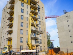 Każdy nowy budynek z miejscami doraźnego schronienia. Będzie się liczyć data na wniosku