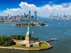 Wyjazd do USA będzie droższy. Zmiany zauważą także Polacy