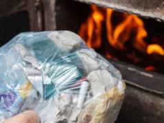 Skandal, a nie Czyste Powietrze. Rząd radośnie dotuje kopciuchy