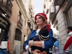 Nowy luksusowy DS N°8 – kampania reklamowa „Francuzi poszli za daleko”