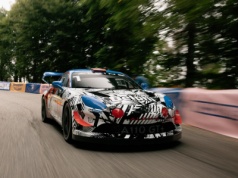 Alpine A110 Rally GT jako dzieło sztuki Delphi Art Car w słynnym wyścigu