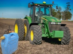 Tanie barwione paliwo zamiast zwrotu akcyzy? Rząd odpowiada rolnikom