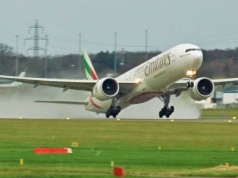 Ile paliwa spala samolot podczas startu? Liczby i film robią wrażenie