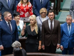 PiS ma nowych posłów. Złożyli ślubowanie
