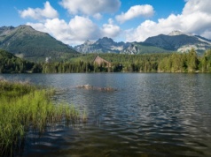 Najpiękniejsze jezioro w Tatrach? Widoki zapierają dech w piersiach