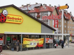 UOKiK stawia trzy zarzuty właścicielowi Biedronki. Gigant reaguje. "Jesteśmy gotowi"