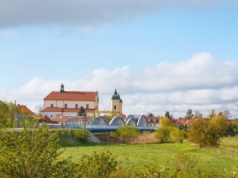 "Miasteczko-bajeczka" urzekło Agnieszkę Osiecką. Kręcono tu "U Pana Boga w ogródku"