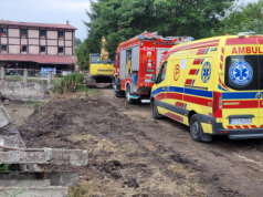 Tragiczne zdarzenie w Gulczu! Mężczyzna spadł z wysokości około 3 metrów.