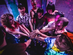 „Requiem dla snów”. Spektakl o głodzie, potrzebach i współczesnych uzależnieniach