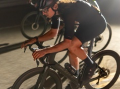 Garmin w końcu ma nowy, mały komputer rowerowy. Nawet nim zapłacisz