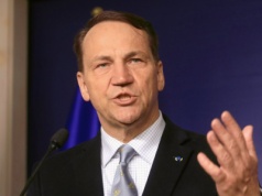 "Jeszcze miał mleczaki". Sikorski mocno odpowiada ministrowi Nawrockiego