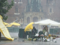 Alert RCB przyszedł w Krakowie po ulewie. Co zawiodło?