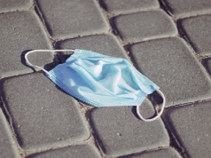 Prawda o maseczkach ujawniona. Będą szkodzić przez pokolenia