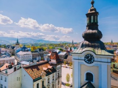 Mały Wiedeń u stóp polskich gór. Piękno architektury, cisza i klimatyczne uliczki bez tłumów