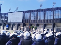Policjanci wkroczyli na stadion Sandecji. Intensywne manewry w Nowym Sączu