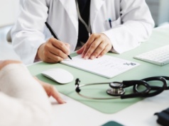 Czy pracodawca może zapytać o powód L4? Przepisy są jednoznaczne