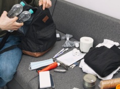 Plecak ewakuacyjny na sytuacje kryzysowe. Polski rząd podaje co do niego spakować