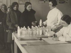 Jeden dzień pracy przedwojennej pielęgniarki. Czy coś się zmieniło przez 100 lat?