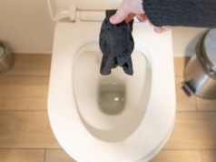 10 tys. zł kary za coś takiego w toalecie. Przepisy są bezwzględne