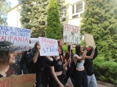 Skandal w szkole. Uczniowie: Chcemy się czuć bezpiecznie. Kurator: Pani dyrektor przyznała, że zrobiła błąd