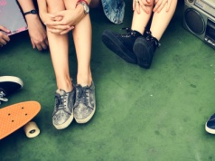 Dorośli monitorują każdy krok dziecka. Ekspertka ostrzega przed konsekwencjami