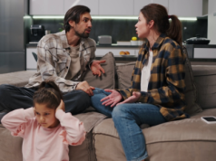 Kłótnia rodziców zawsze działa na dziecko. 3 negatywne skutki, o których nie masz pojęcia