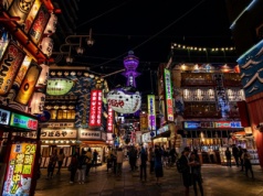 Polacy marzą o tym kraju. Można tam polecieć w dobrej cenie przez biegun północny