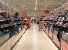 Wyższe pensje, większe zakupy. Polacy w 2025 roku ruszą po non-food