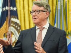 Brytyjski ambasador w USA zdymisjonowany. Wyciekły jego maile z przestępcą