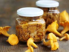 Dlaczego kurki nie robaczywieją? Przepisy przeciw pasożytom