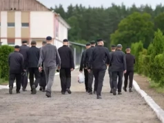 Łukaszenka wypuścił 52. więźniów politycznych. Brak wśród nich Andrzeja Poczobuta