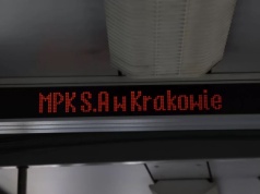 Kalwaryjska. Kolizja samochodu z tramwajem