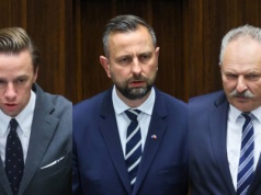 Bosak i Jakubiak nie oszczędzili władz. Seria pytań o rosyjskie drony