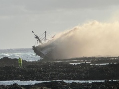 Dramat u wybrzeży Lanzarote. Pięciu migrantów uratowanych