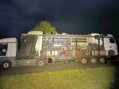 Dwa Actrosy i jedno Atego w kurtynowej naczepie – kara oraz konfiskata przychodu