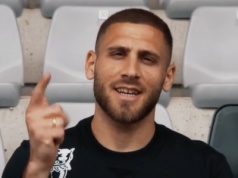 Izraelski skandalista znalazł nowy klub. Tak "witają" go kibice