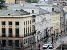 Śmigłowce nad Warszawą. Mieszkańcy są przerażeni