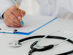 Samorząd lekarski przeciwko uproszczonemu dostępowi do zawodu lekarza. „To nadużycie trybu legislacyjnego”