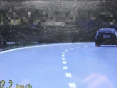 19-latek pędził z prędkością 192 km/h. Takiego tłumaczenia policjanci się nie spodziewali