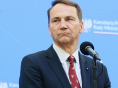 Radosław Sikorski narzeka w Fox News. "Miały być sankcje, dostaliśmy Alaskę"