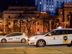 Nocna akcja w stolicy. Samochody zostały zniszczone w jednym celu